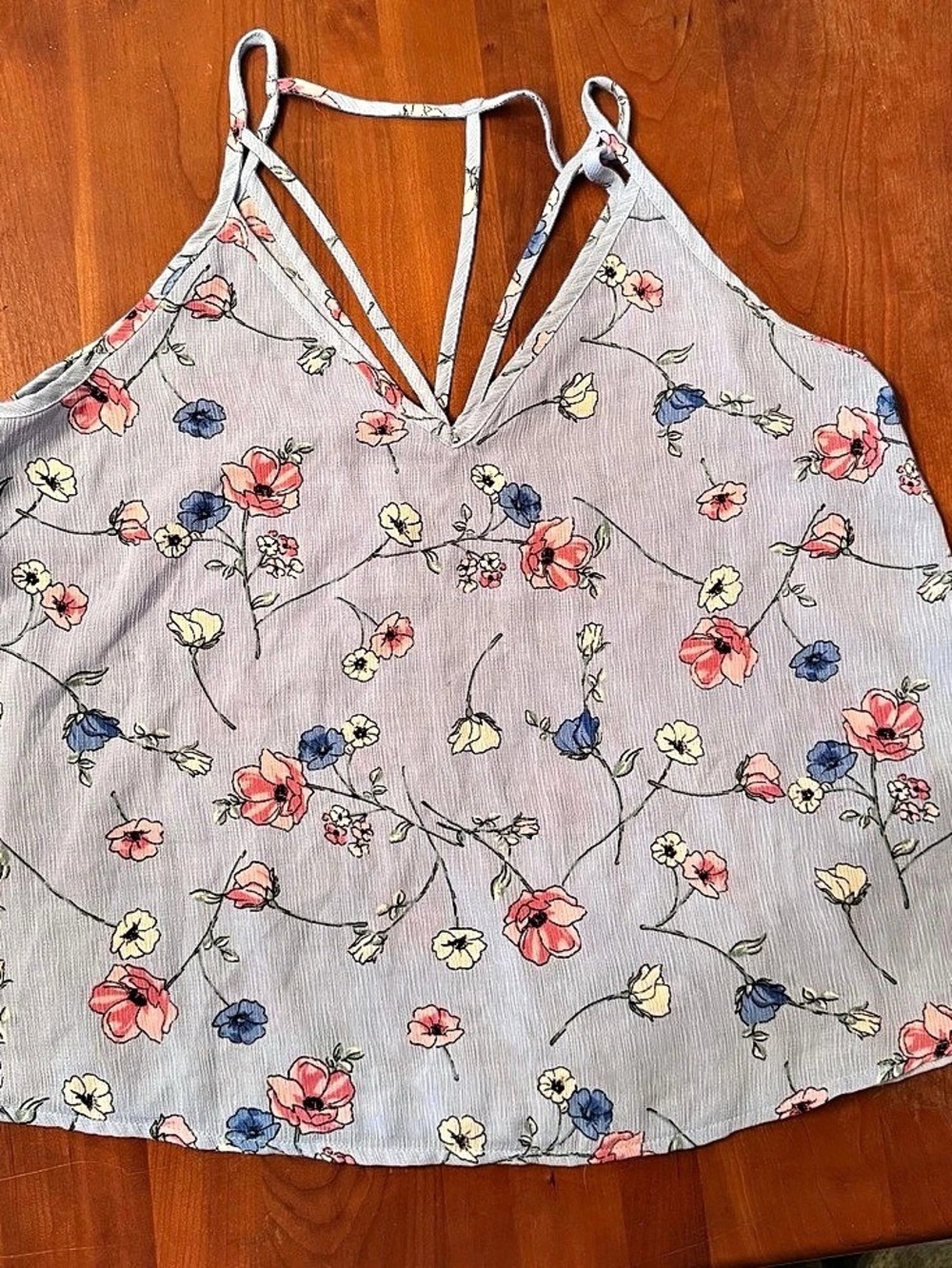 Lush Floral Cami in Gray & Pink Size Small Like New